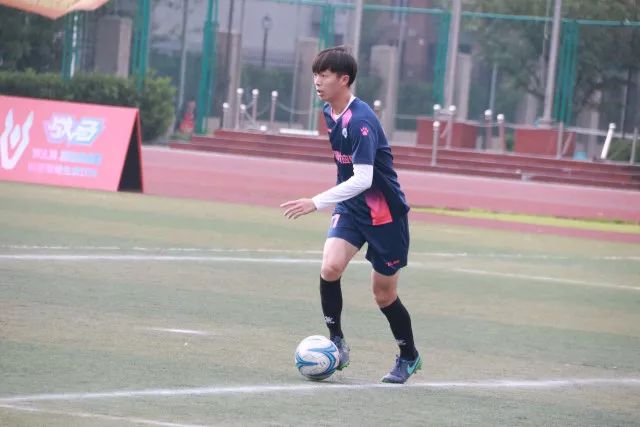 奥巴梅扬右膝半月板受伤 将接受手术预计缺席两个月